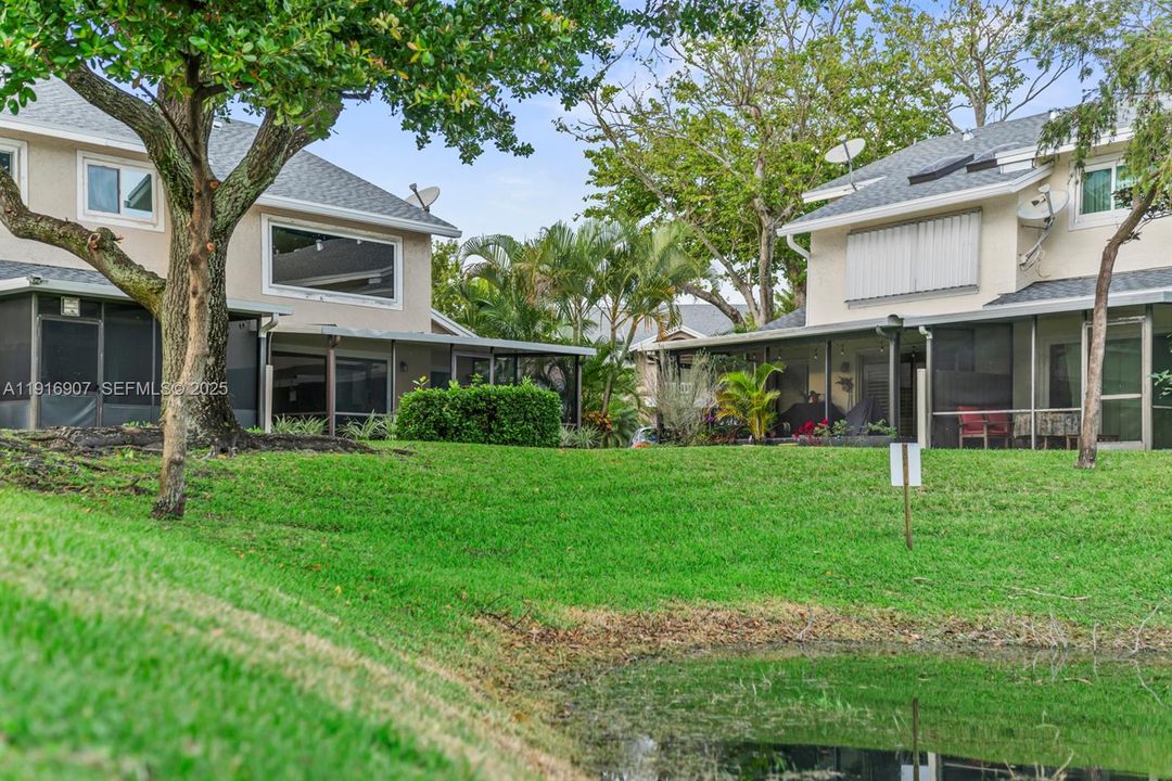 For Sale: $469,999 (3 beds, 2 baths, 1954 Square Feet)