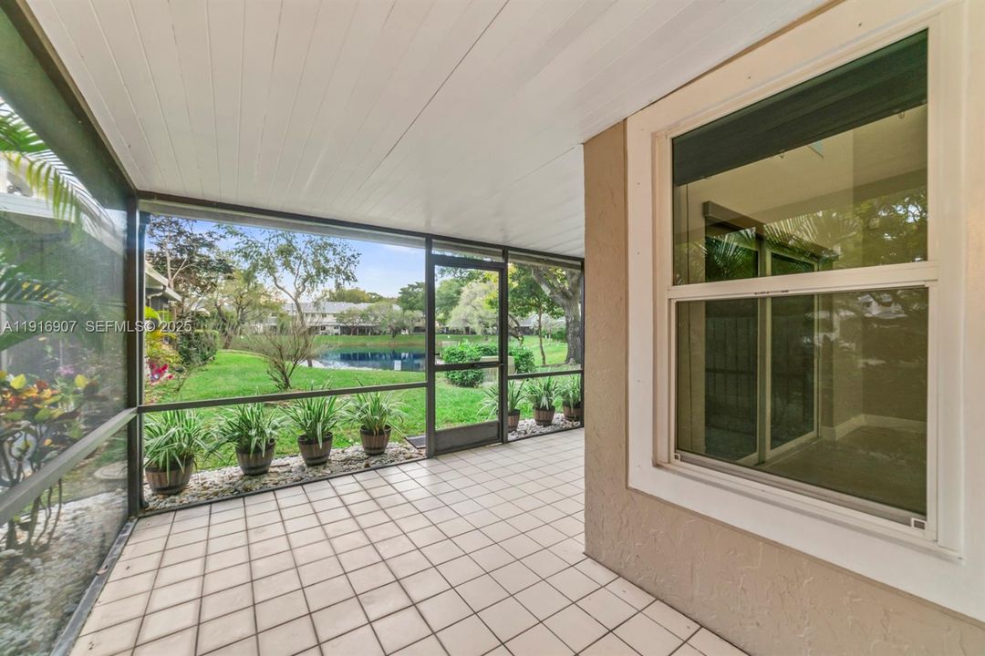 For Sale: $469,999 (3 beds, 2 baths, 1954 Square Feet)