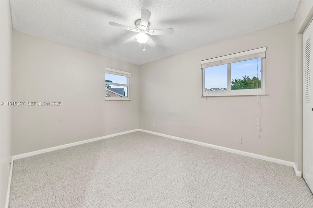 For Sale: $469,999 (3 beds, 2 baths, 1954 Square Feet)