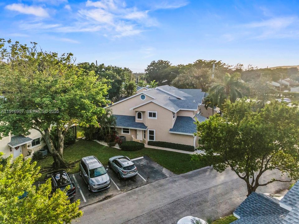 For Sale: $469,999 (3 beds, 2 baths, 1954 Square Feet)