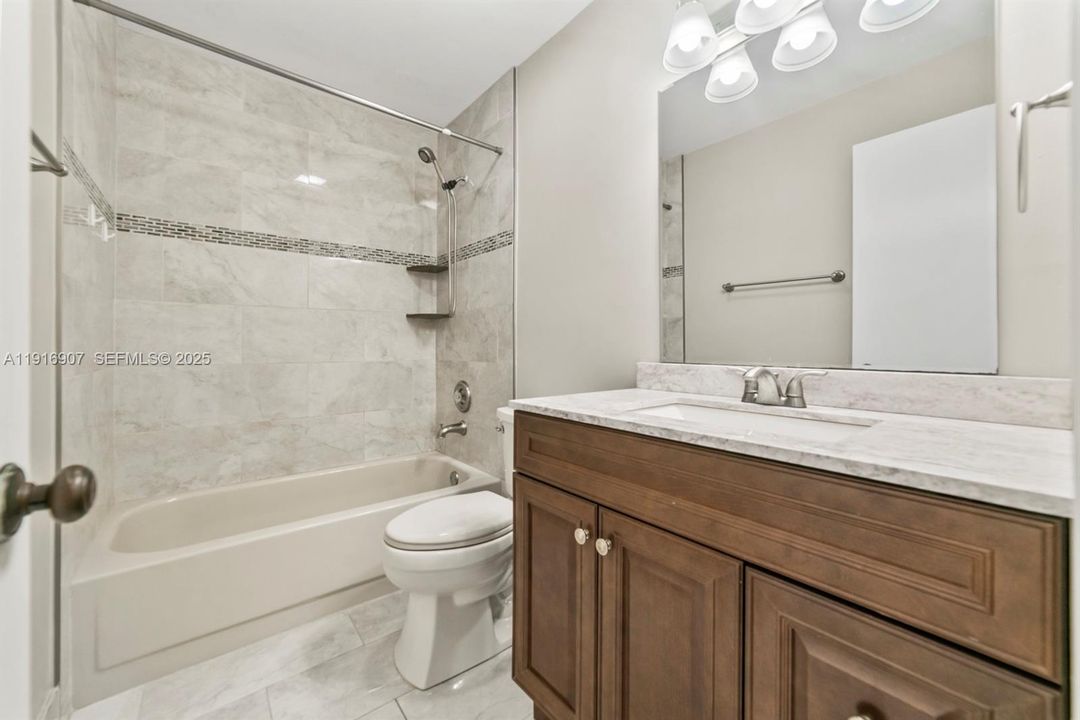 For Sale: $469,999 (3 beds, 2 baths, 1954 Square Feet)