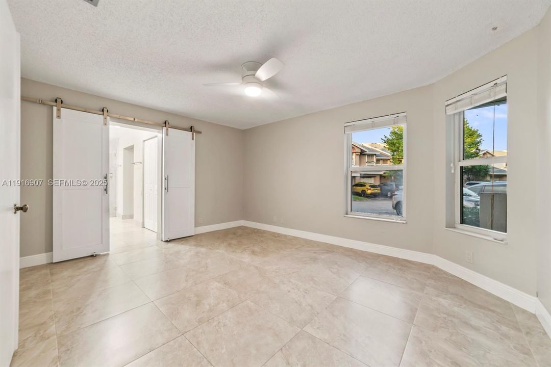 For Sale: $469,999 (3 beds, 2 baths, 1954 Square Feet)