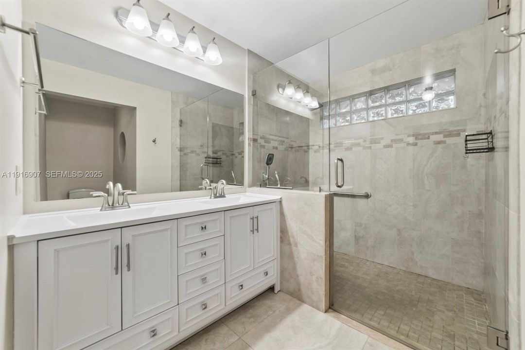 For Sale: $469,999 (3 beds, 2 baths, 1954 Square Feet)