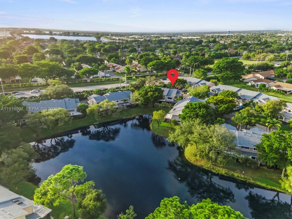 For Sale: $469,999 (3 beds, 2 baths, 1954 Square Feet)