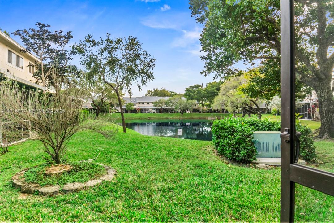 For Sale: $469,999 (3 beds, 2 baths, 1954 Square Feet)