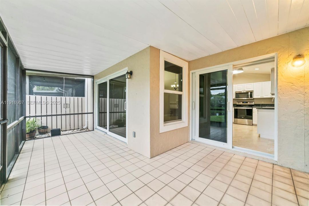 For Sale: $469,999 (3 beds, 2 baths, 1954 Square Feet)