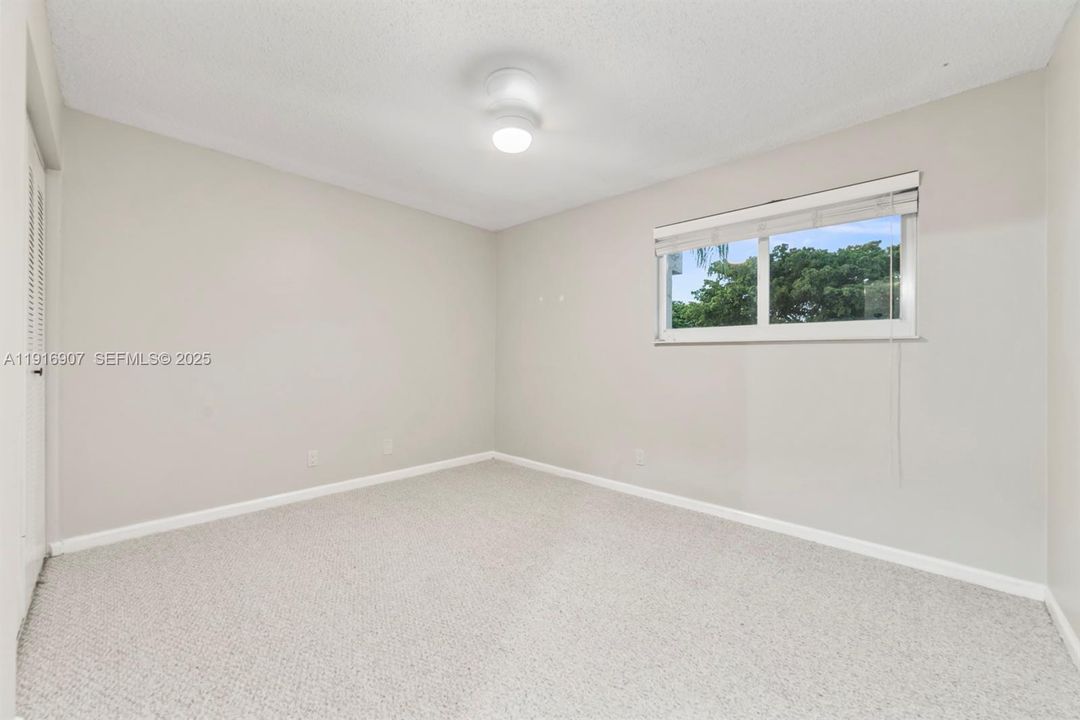 For Sale: $469,999 (3 beds, 2 baths, 1954 Square Feet)