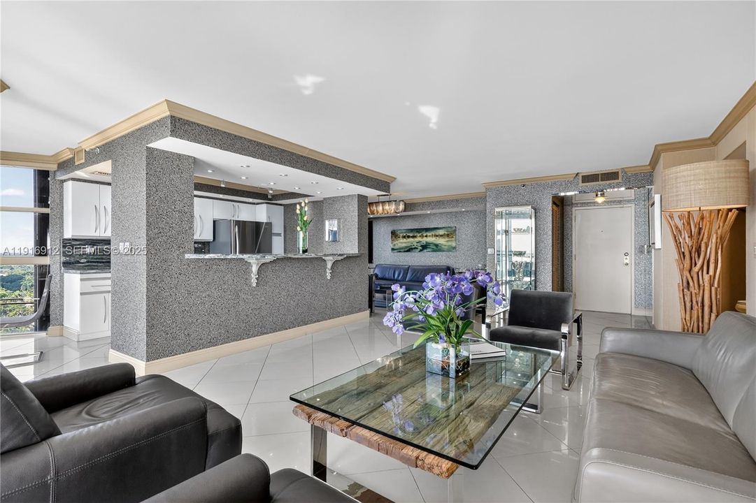 En Venta: $449,000 (2 camas, 2 baños, 1469 Pies cuadrados)