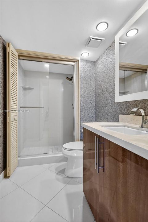 En Venta: $449,000 (2 camas, 2 baños, 1469 Pies cuadrados)