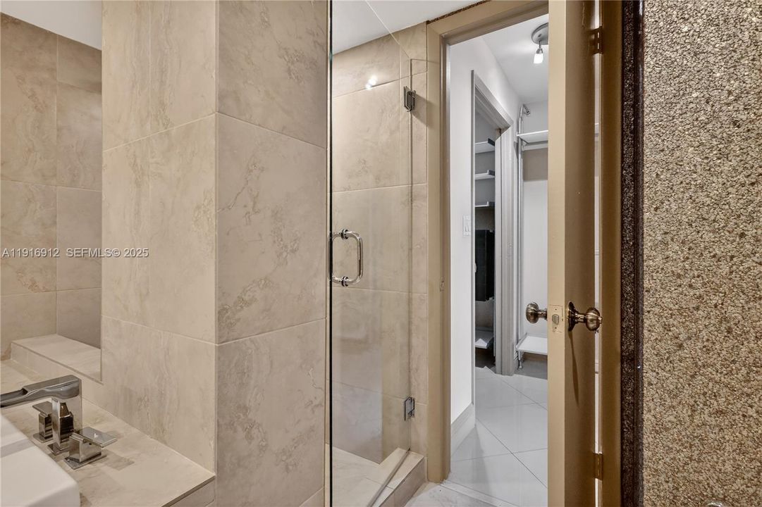 En Venta: $449,000 (2 camas, 2 baños, 1469 Pies cuadrados)