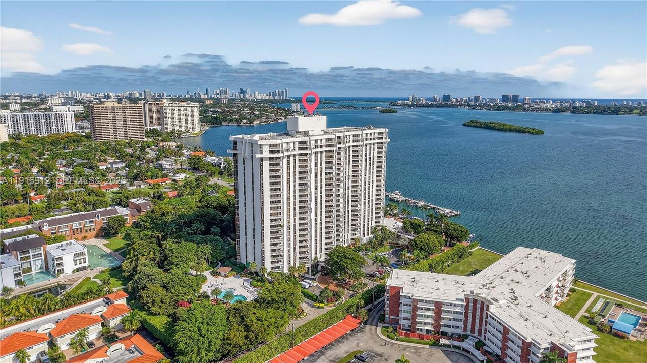 En Venta: $449,000 (2 camas, 2 baños, 1469 Pies cuadrados)