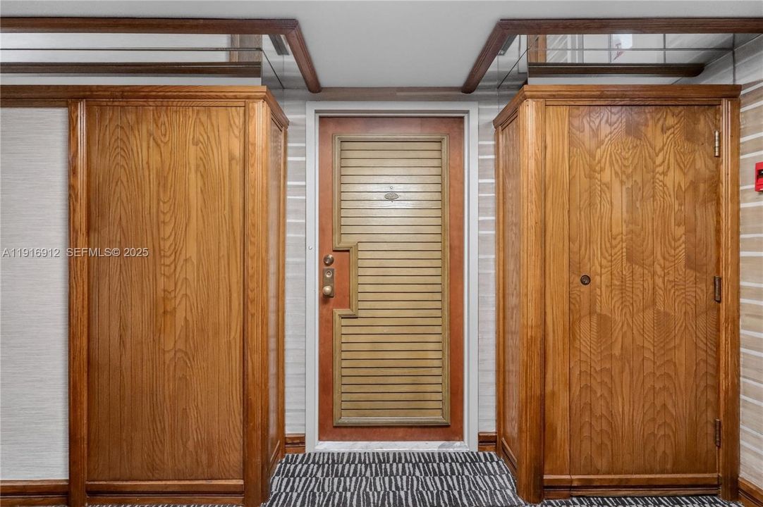 En Venta: $449,000 (2 camas, 2 baños, 1469 Pies cuadrados)