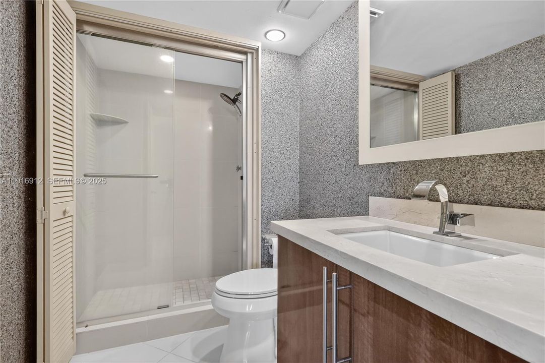 En Venta: $449,000 (2 camas, 2 baños, 1469 Pies cuadrados)