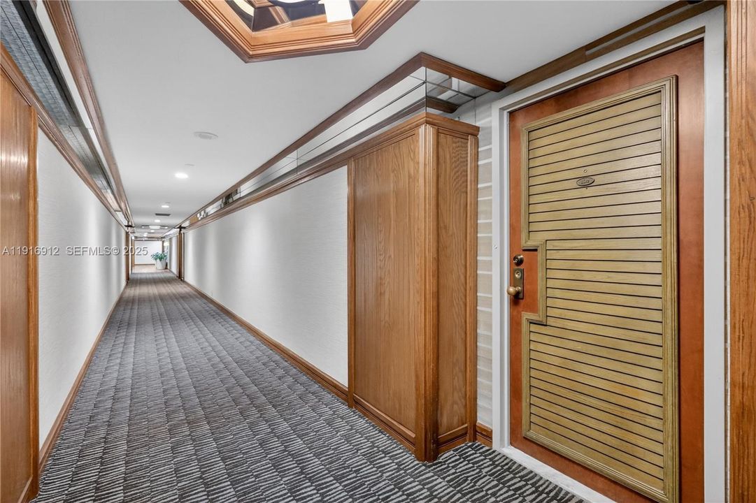 En Venta: $449,000 (2 camas, 2 baños, 1469 Pies cuadrados)