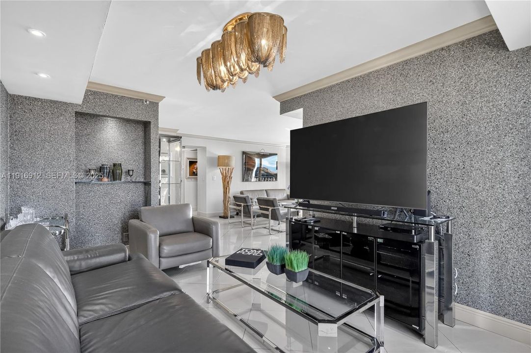 En Venta: $449,000 (2 camas, 2 baños, 1469 Pies cuadrados)