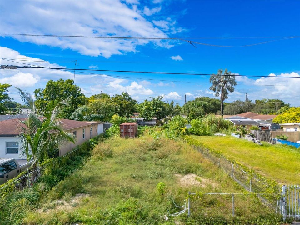 For Sale: $305,000 (0.12 acres)