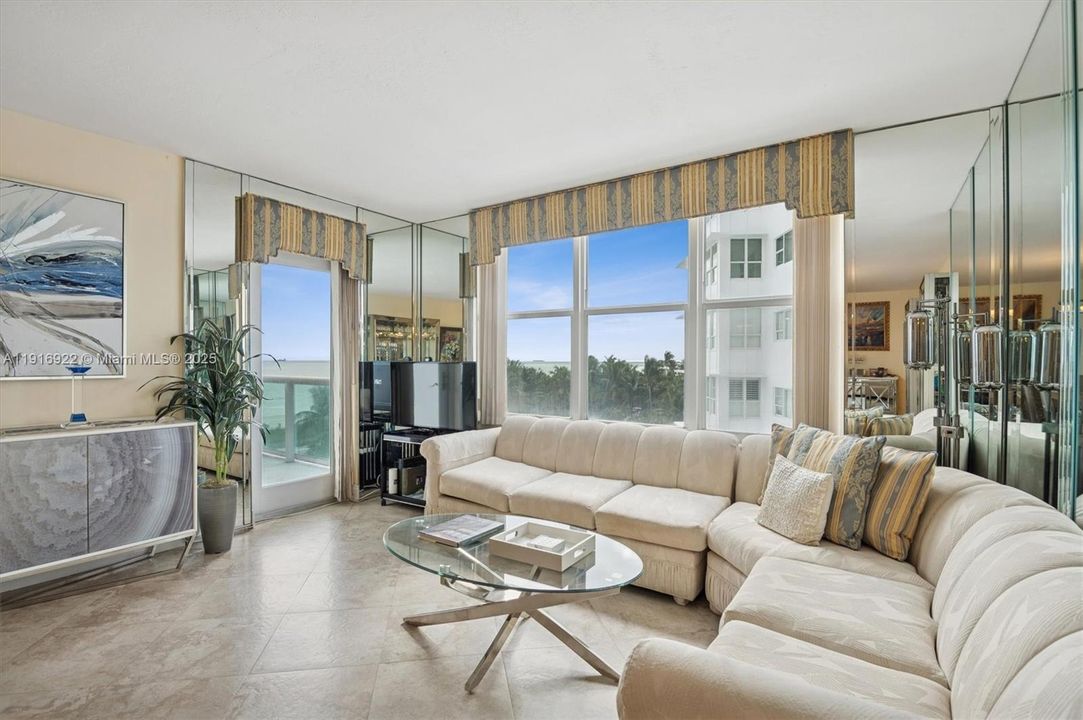 For Sale: $535,000 (2 beds, 2 baths, 1281 Square Feet)