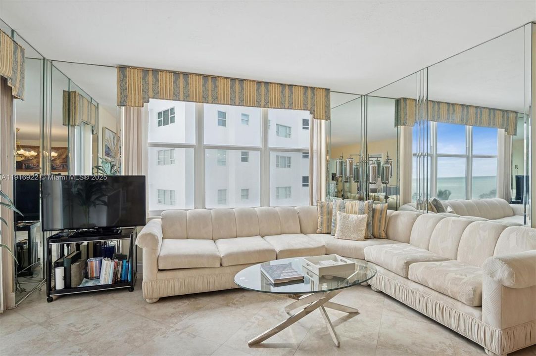 For Sale: $535,000 (2 beds, 2 baths, 1281 Square Feet)