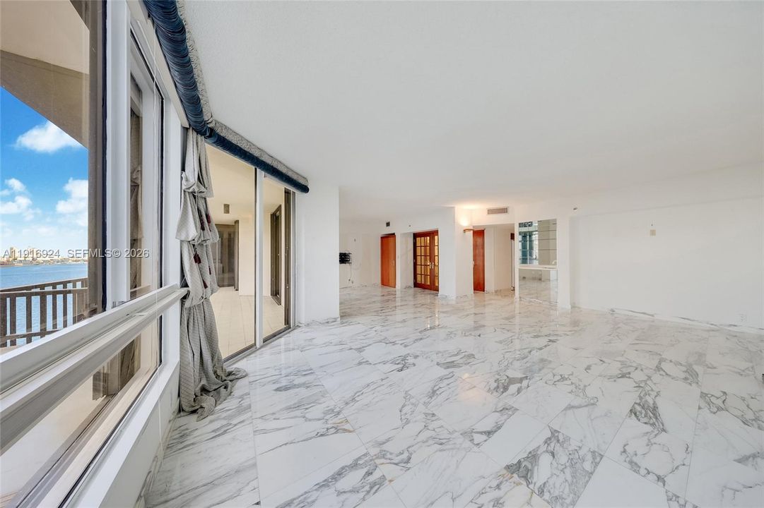 На продажу: $890,000 (3 спален, 3 ванн, 1624 Квадратных фут)