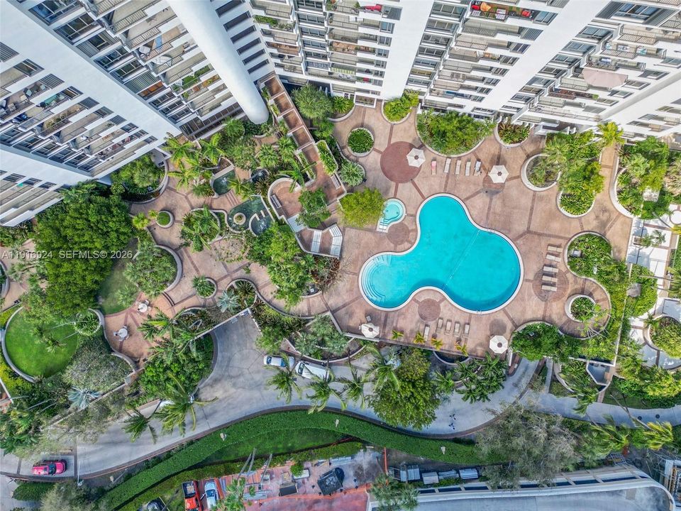 На продажу: $890,000 (3 спален, 3 ванн, 1624 Квадратных фут)