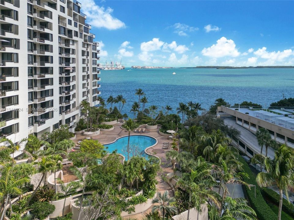 На продажу: $890,000 (3 спален, 3 ванн, 1624 Квадратных фут)