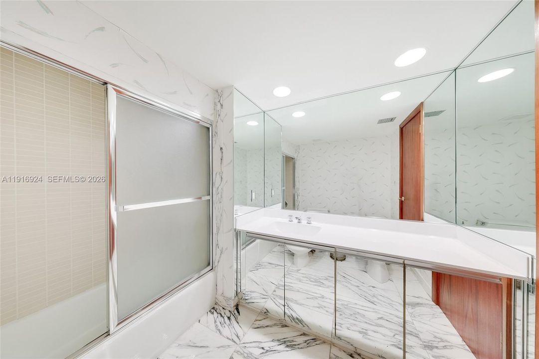 На продажу: $890,000 (3 спален, 3 ванн, 1624 Квадратных фут)