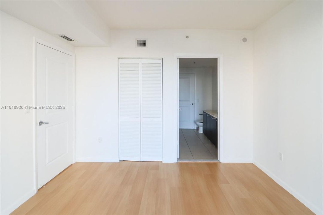 Под контрактом: $2,650 (1 спален, 1 ванн, 693 Квадратных фут)