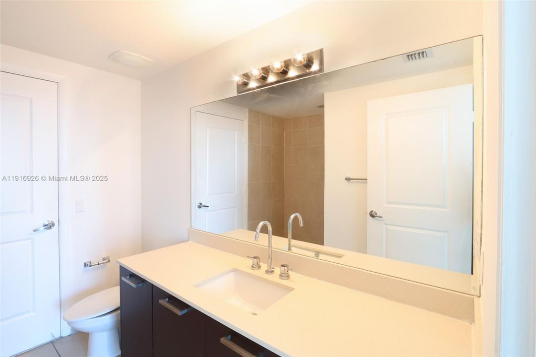 Под контрактом: $2,650 (1 спален, 1 ванн, 693 Квадратных фут)