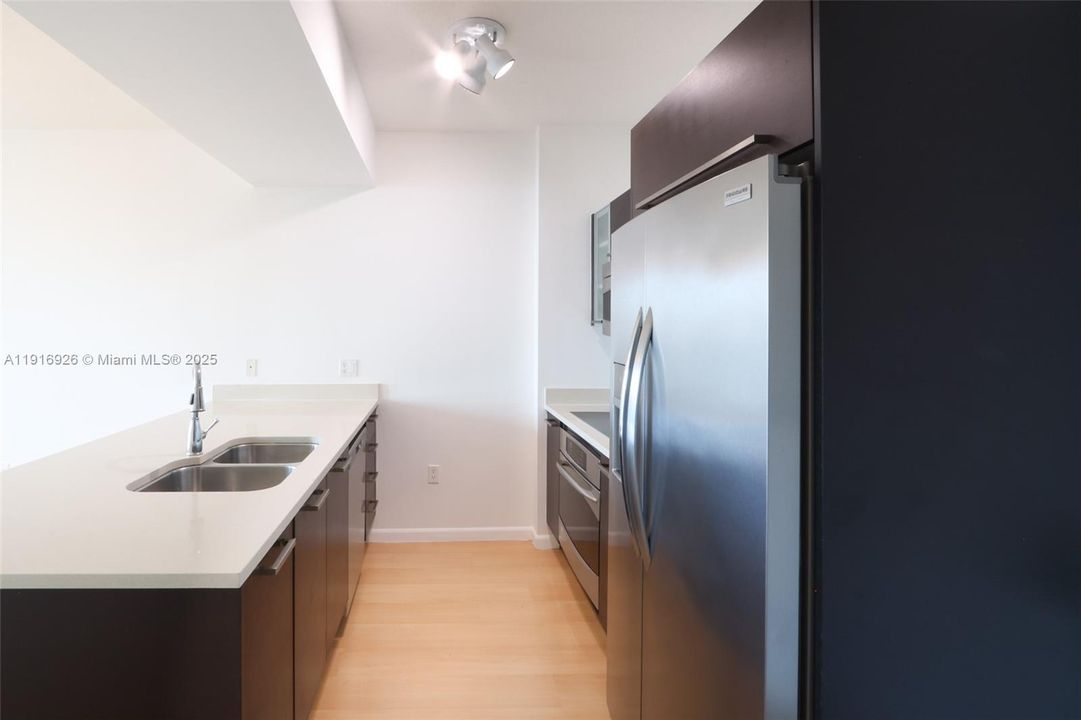 Под контрактом: $2,650 (1 спален, 1 ванн, 693 Квадратных фут)