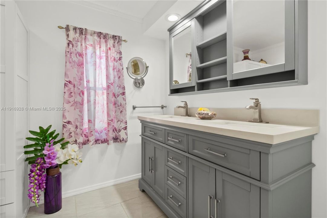 En Venta: $280,000 (3 camas, 2 baños, 1499 Pies cuadrados)