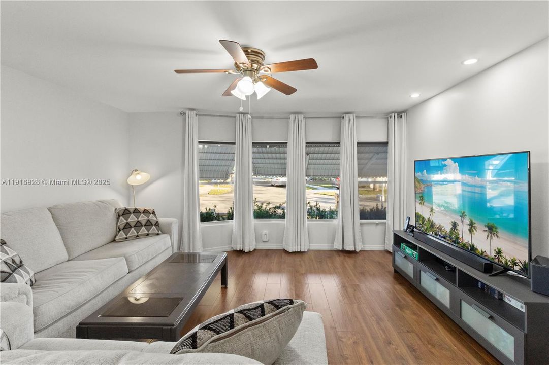 En Venta: $280,000 (3 camas, 2 baños, 1499 Pies cuadrados)