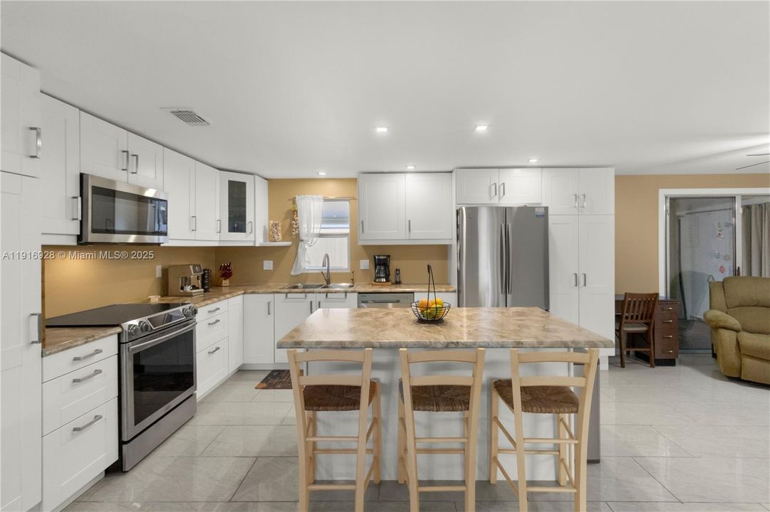 En Venta: $280,000 (3 camas, 2 baños, 1499 Pies cuadrados)