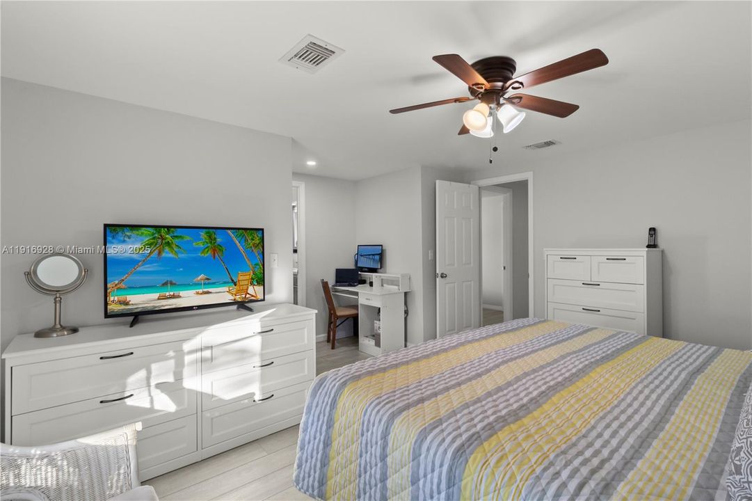 En Venta: $280,000 (3 camas, 2 baños, 1499 Pies cuadrados)