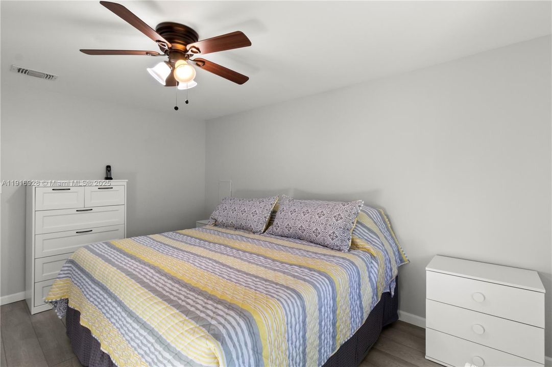 En Venta: $280,000 (3 camas, 2 baños, 1499 Pies cuadrados)