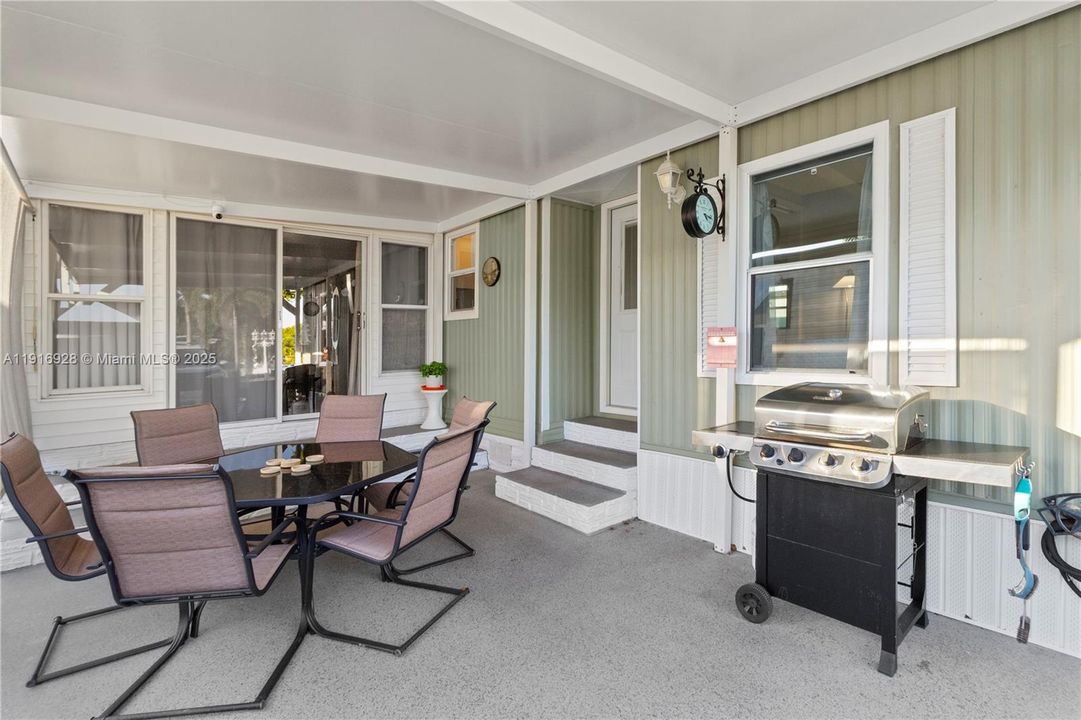 En Venta: $280,000 (3 camas, 2 baños, 1499 Pies cuadrados)