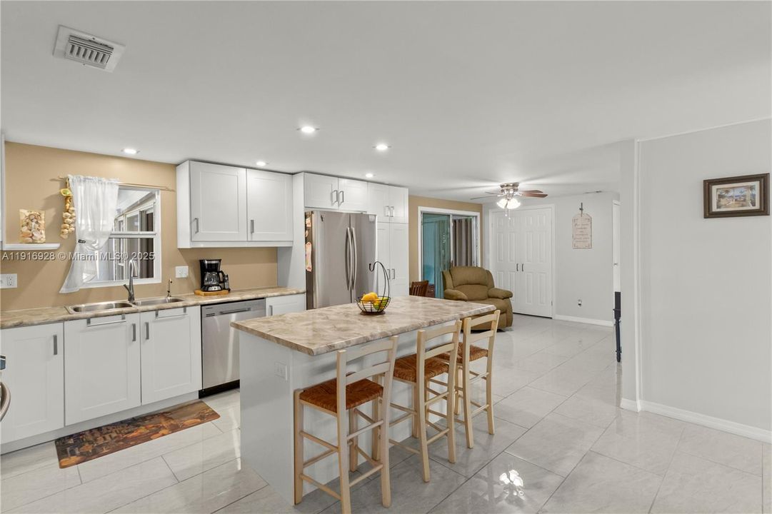 En Venta: $280,000 (3 camas, 2 baños, 1499 Pies cuadrados)