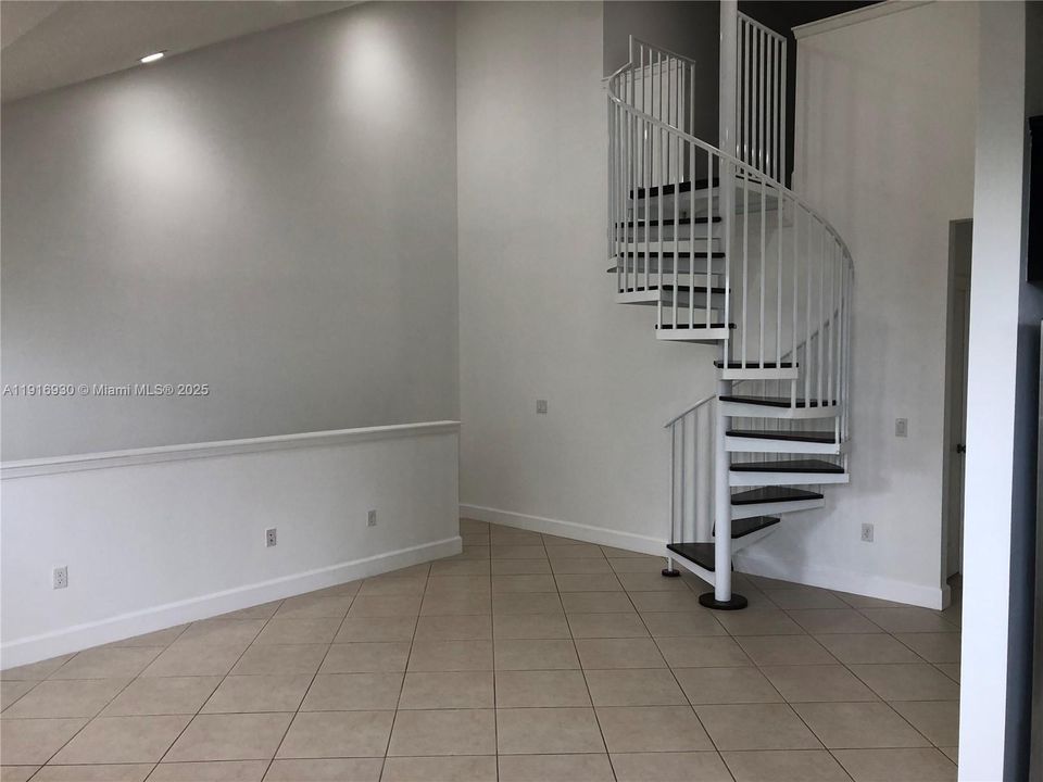 For Rent: $3,000 (2 beds, 2 baths, 1123 Square Feet)