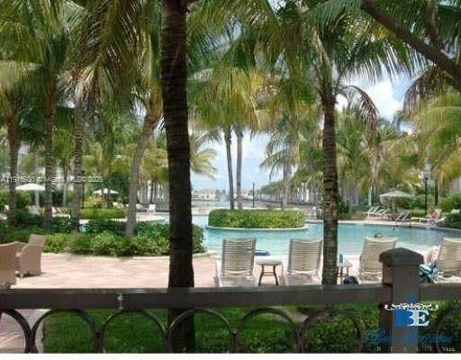 For Rent: $3,000 (2 beds, 2 baths, 1123 Square Feet)