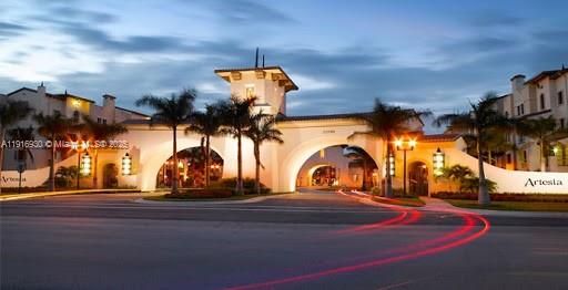 For Rent: $3,000 (2 beds, 2 baths, 1123 Square Feet)