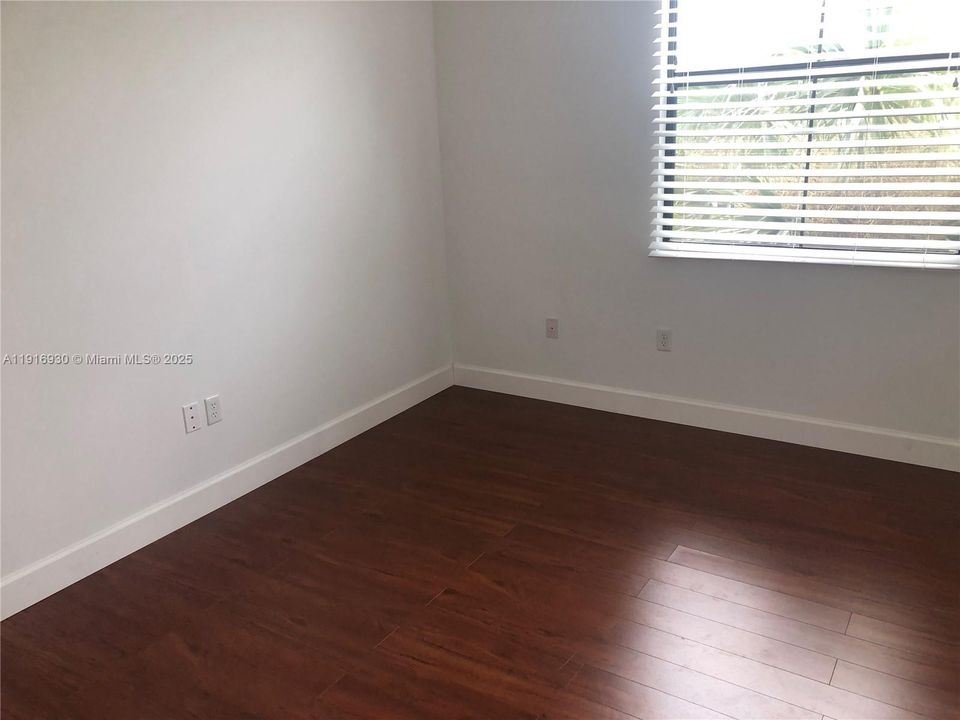 For Rent: $3,000 (2 beds, 2 baths, 1123 Square Feet)