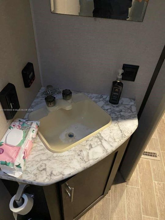 В аренду: $1,000 (1 спален, 1 ванн, 1545 Квадратных фут)