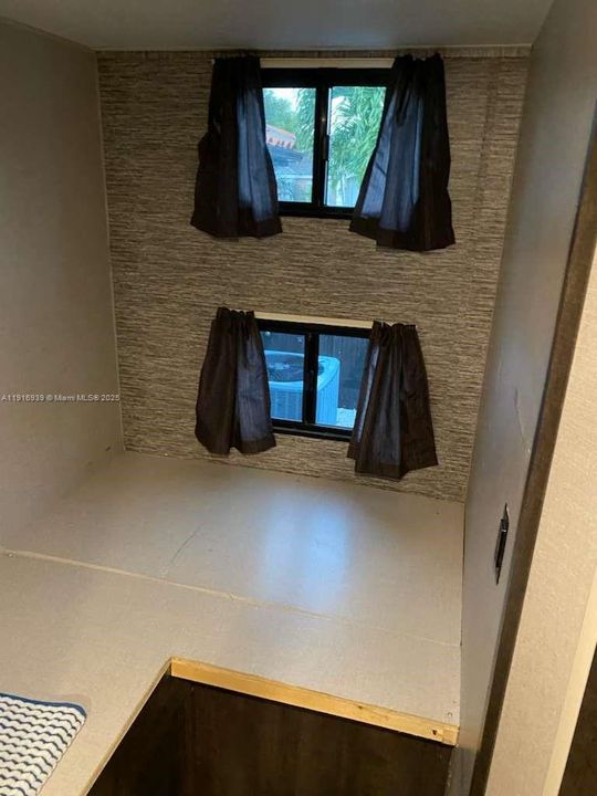 В аренду: $1,000 (1 спален, 1 ванн, 1545 Квадратных фут)