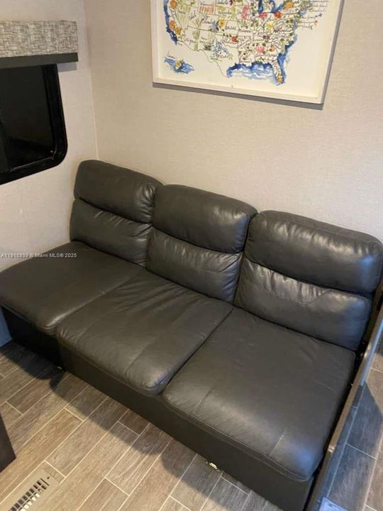 В аренду: $1,000 (1 спален, 1 ванн, 1545 Квадратных фут)