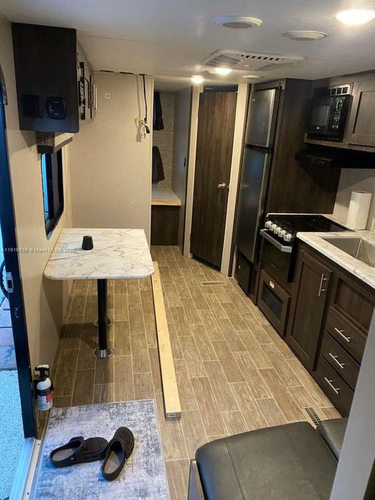 В аренду: $1,000 (1 спален, 1 ванн, 1545 Квадратных фут)