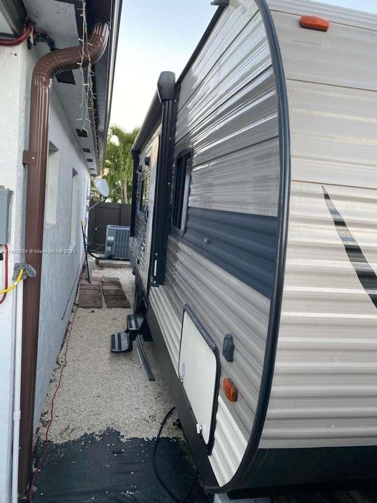 В аренду: $1,000 (1 спален, 1 ванн, 1545 Квадратных фут)