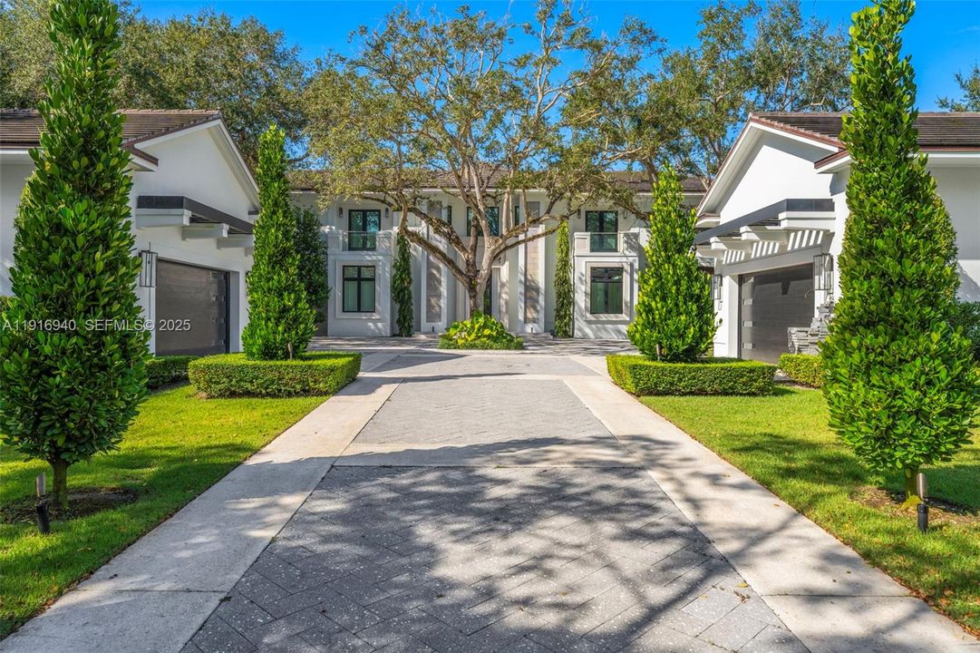 For Sale: $16,400,000 (7 beds, 6 baths, 10393 Square Feet)