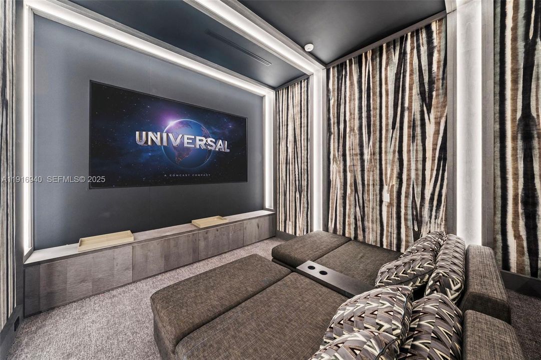 For Sale: $16,400,000 (7 beds, 6 baths, 10393 Square Feet)