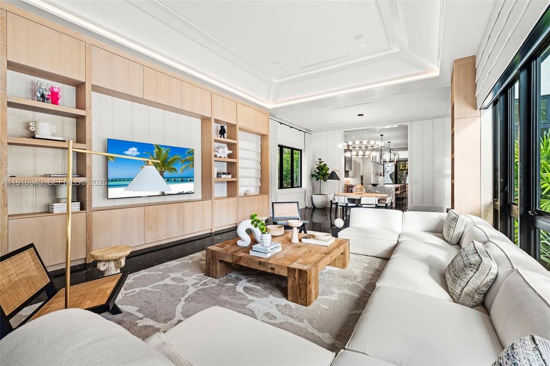 For Sale: $16,400,000 (7 beds, 6 baths, 10393 Square Feet)