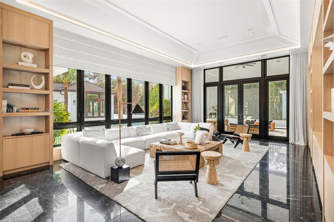 For Sale: $16,400,000 (7 beds, 6 baths, 10393 Square Feet)