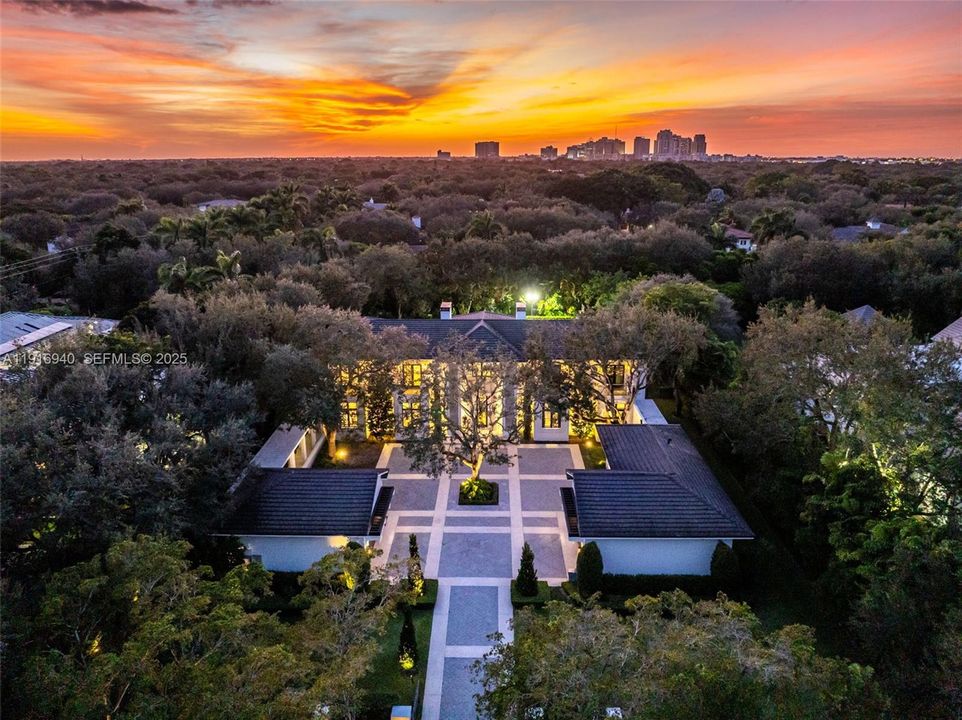 For Sale: $16,400,000 (7 beds, 6 baths, 10393 Square Feet)